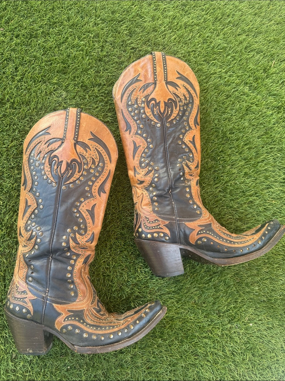 Embellished Two-Tone Leather Western Cowgirl Boots - Black & Tan
